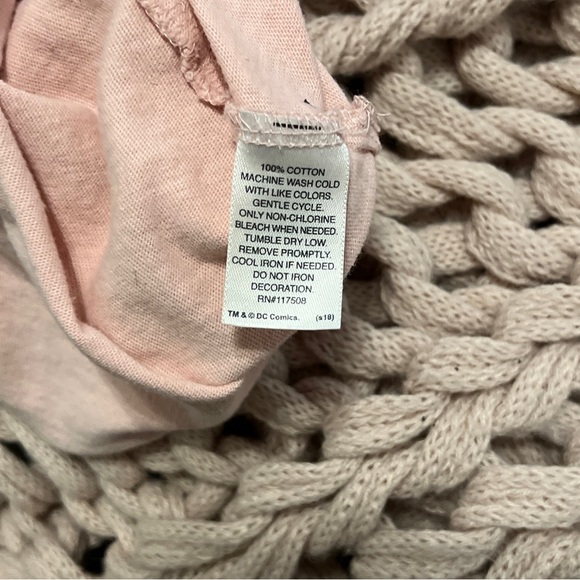 Junk Food Womens Pink Wonder Woman I Run Everything Tank Womens XS 100% Cotton - Picture 8 of 8